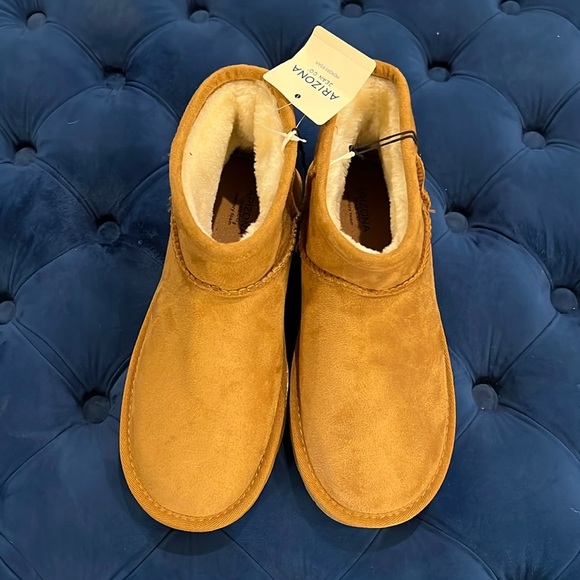 Arizona slip on Ugg style boots for kids - Picture 1 of 4